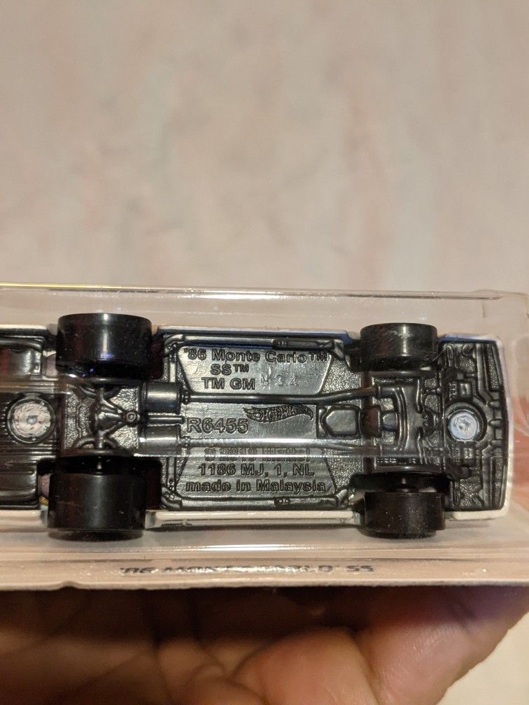 Hotwheels 1986 Chevrolet Monte Carlo SS Musclemania - photo 5