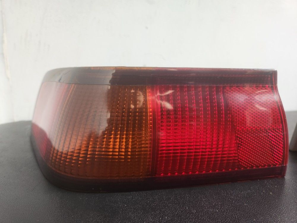 Toyota Camry Tail Lights OEM 1997-1999 - photo 2