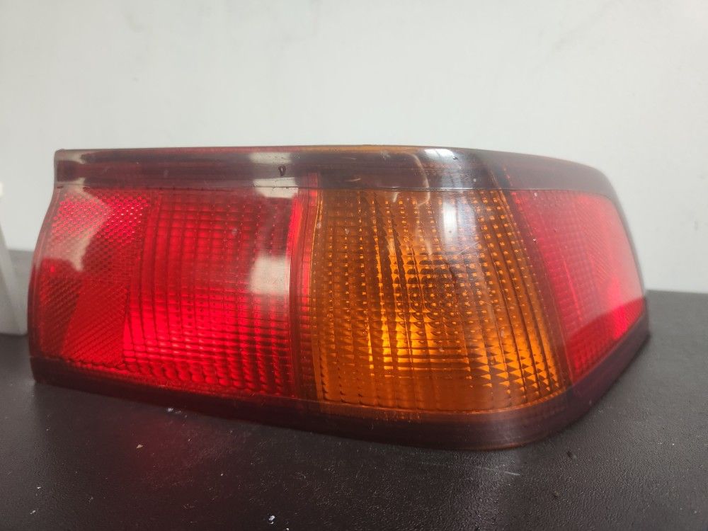 Toyota Camry Tail Lights OEM 1997-1999 - photo 3