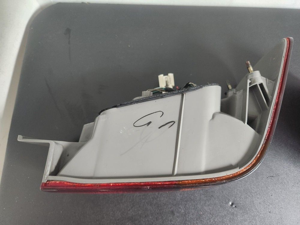 Toyota Camry Tail Lights OEM 1997-1999 - photo 5