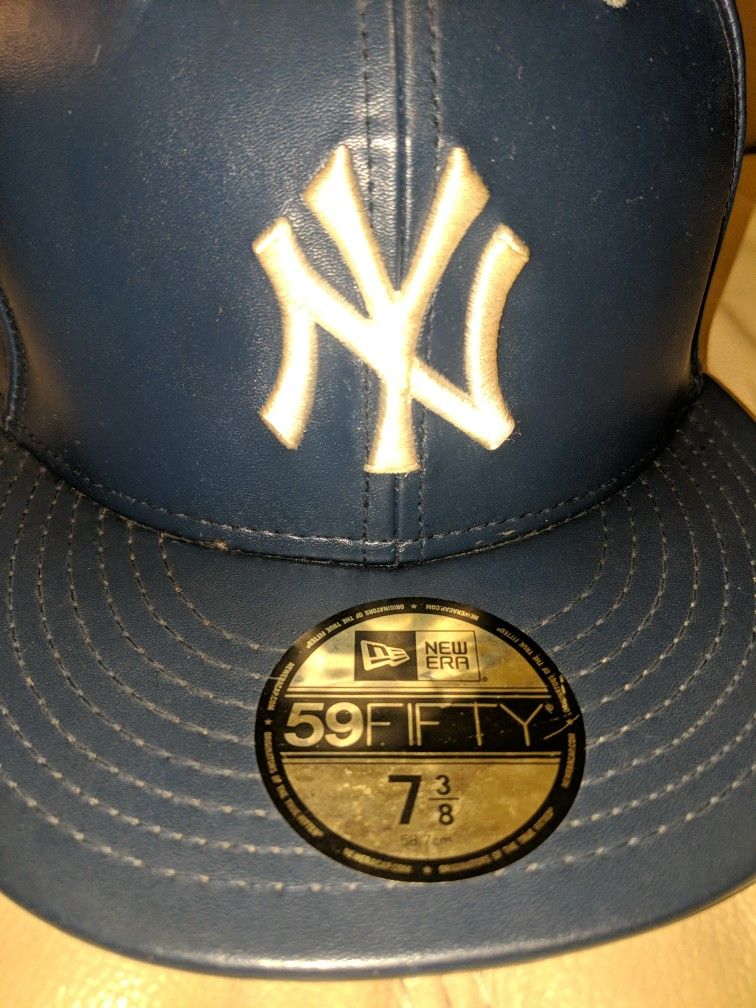 New Era Fitted Faux Leather New York Yankees Cap - photo 2