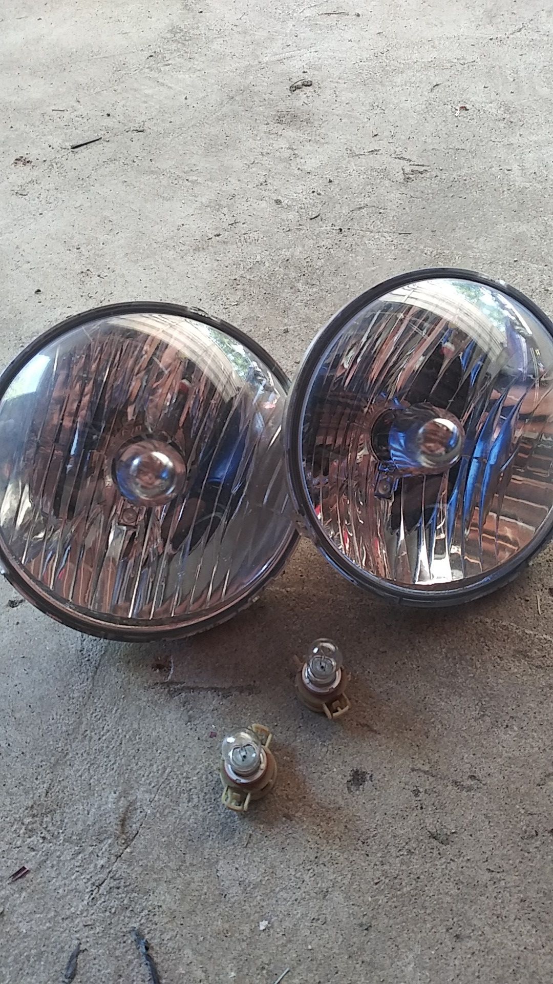 Jeep Wrangler JK Rubicon Headlights & Fog Lights