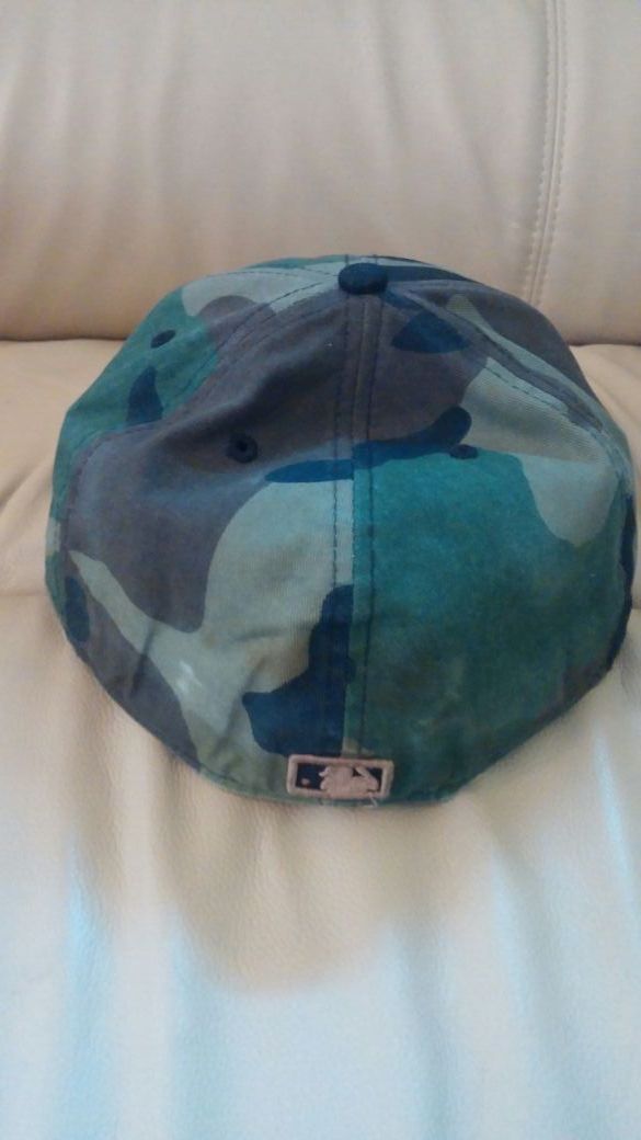 NEW ERA Chicago Cubs fitted cap sz 7 and 3/8. $25 - photo 2