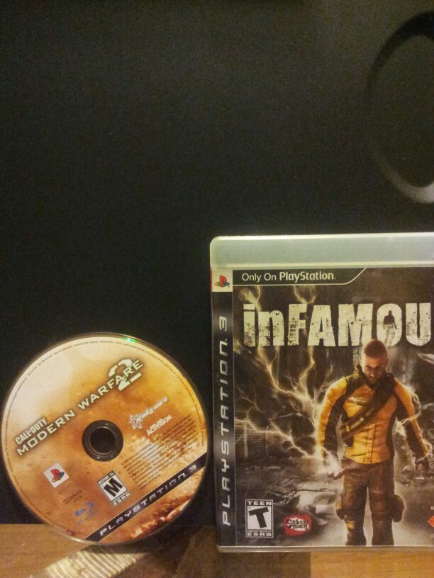 Call of Duty Modern Warfare 2 and Infamous PS3