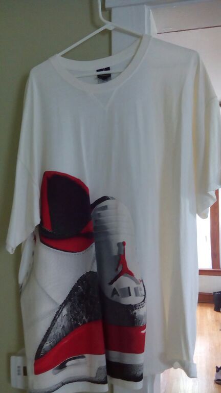 Nike Air Jordan T shirt retro 3 fire red Like New $20