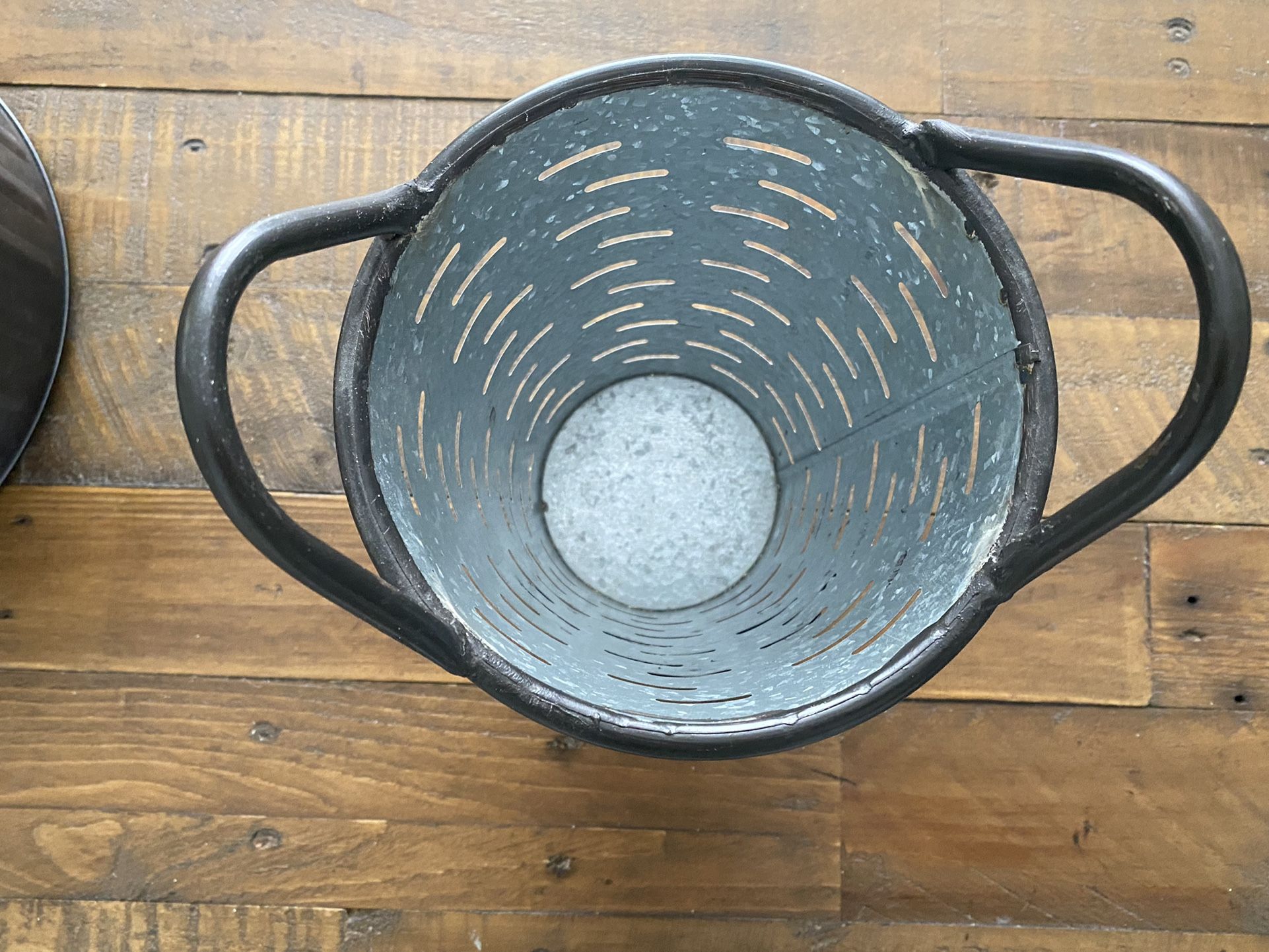 Galvanized Metal Planter - photo 3