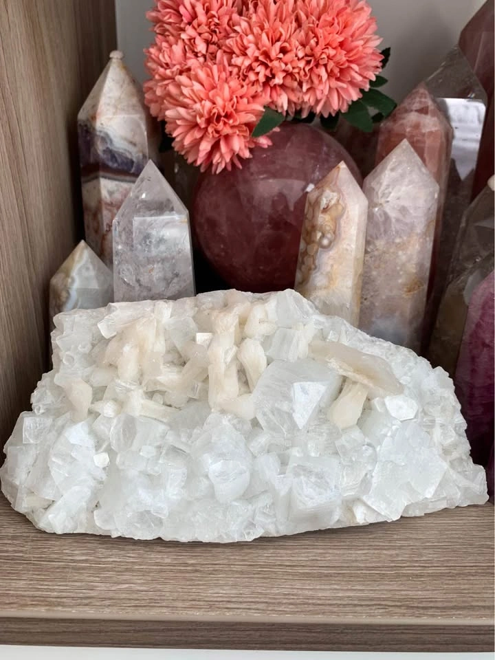 XL 1.4kg Apophyllite Crystal Cluster with Stilbite - photo 2