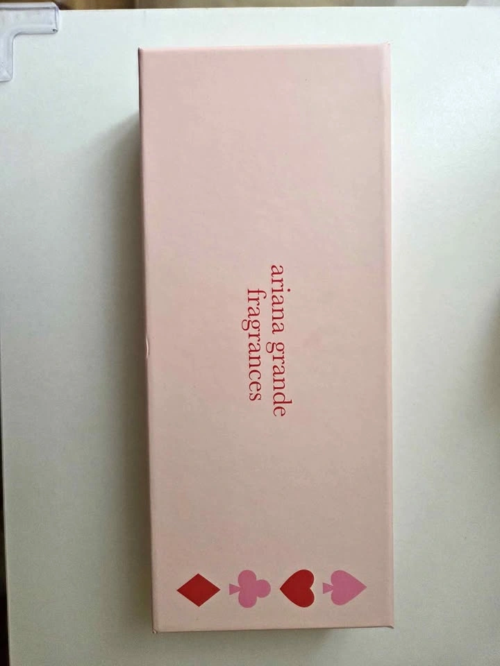 Ariana Grande Fragrances Poker Set