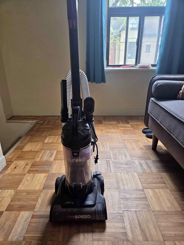 Eureka AIRSPEED upright Vacuum