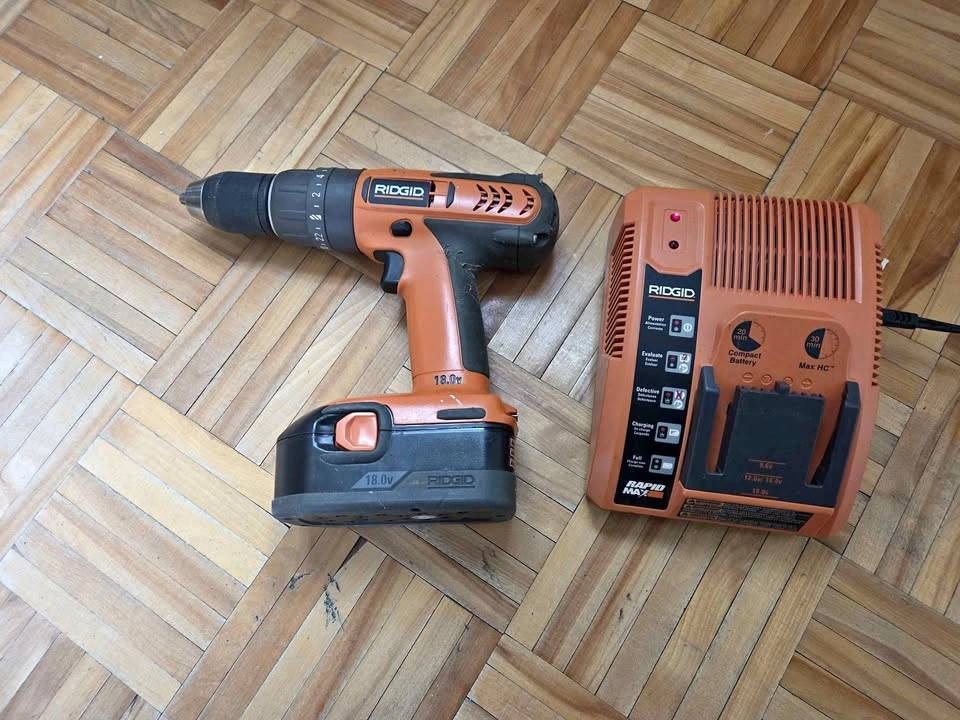 RIDGID 18V Drill and Rapid Max Charger with Battery