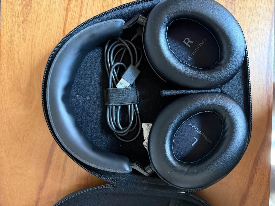 Sennheiser Momentum 4 Headphones - Used, Good Condition - photo 4