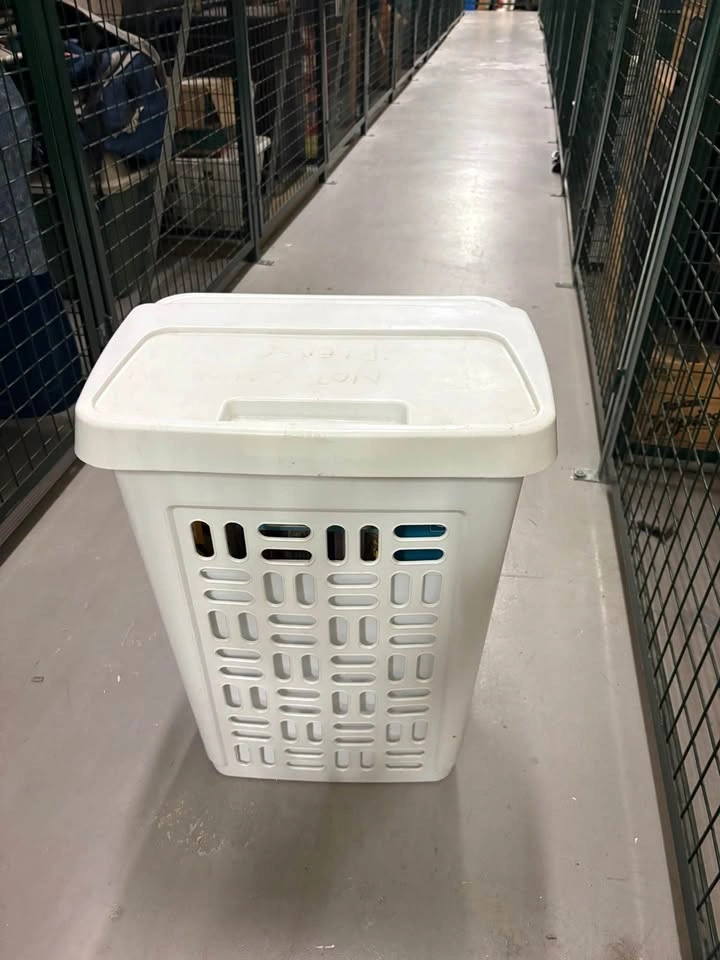 Laundry basket with a lid - photo 2