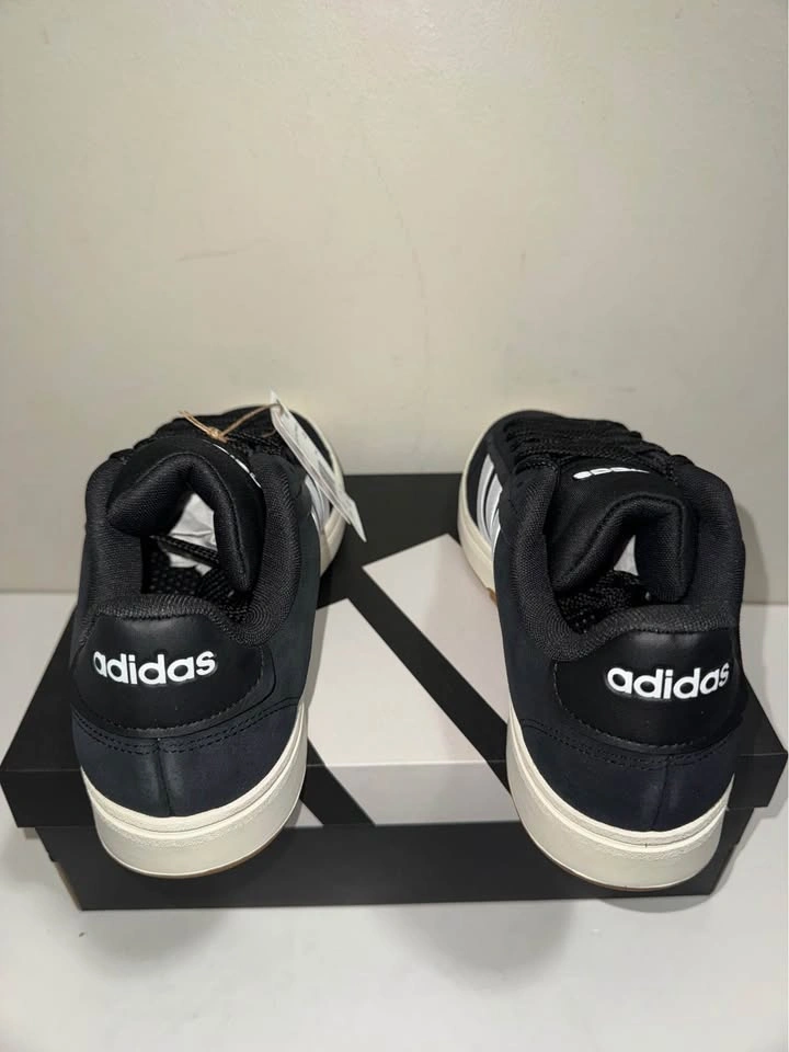 Adidas Men Suede Shoes. Size 10 & 11 US. Firm price. - photo 4