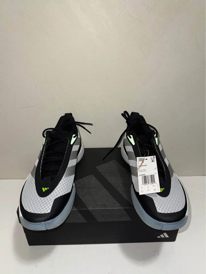 Adidas Men Running Shoes. Size 9.5 & 10 US men. Firm price. Read - photo 3
