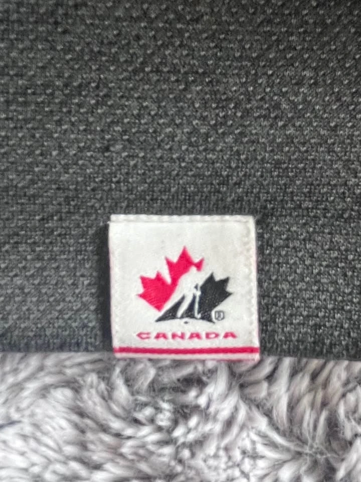 Nike Therma-Fit Hockey Canada Gray Hoodie - Men’s Medium - photo 4