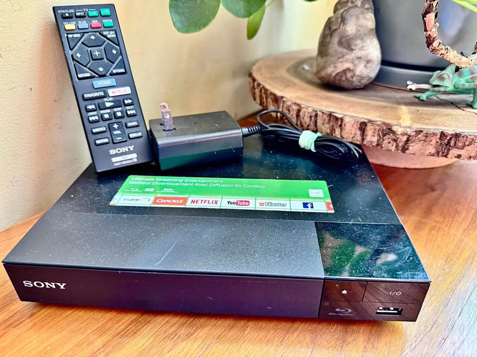 Sony BDP-S1500 Blu ray player + streaming box
