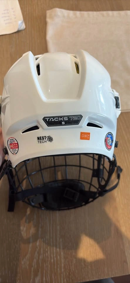 CCM Tacks 720 Hockey Helmet With Cage - photo 4