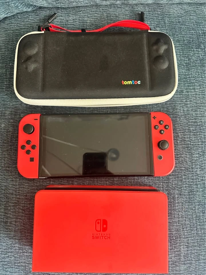 Nintendo Switch Console Bundle w/ Red Joy-Cons - photo 2