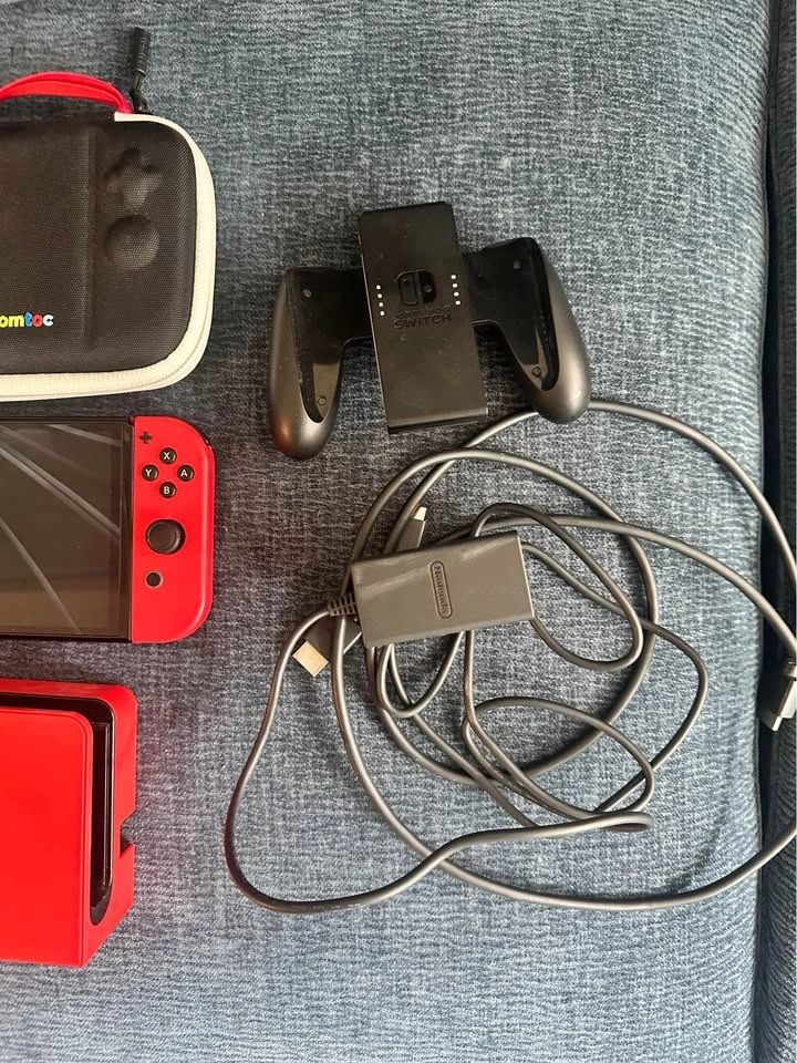 Nintendo Switch Console Bundle w/ Red Joy-Cons - photo 3
