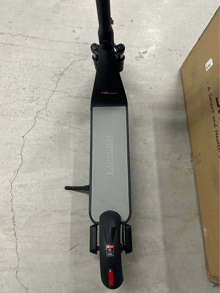 SmooSat MAX Electric Scooter - LIKE NEW - photo 2