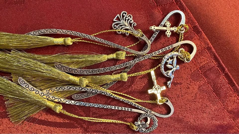 🧚🏻‍♀️Cute Bookmarks with Charm & Tassel