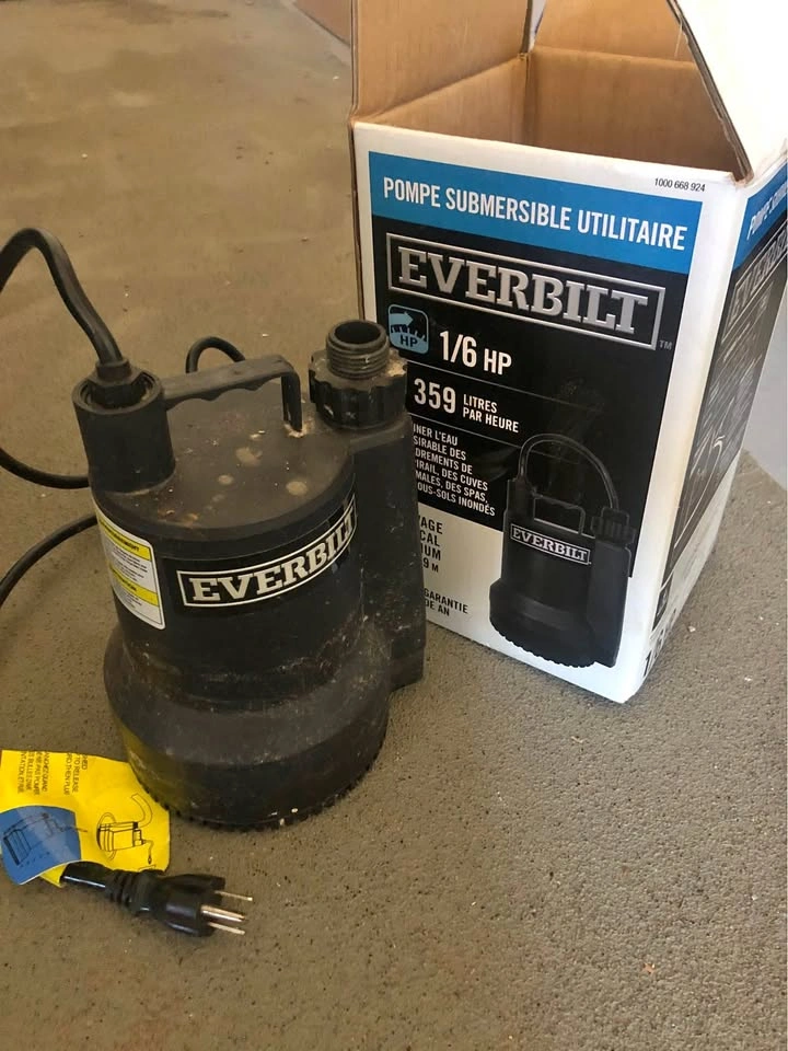 Everbilt 1/6 HP Portable Submersible Utility Pump