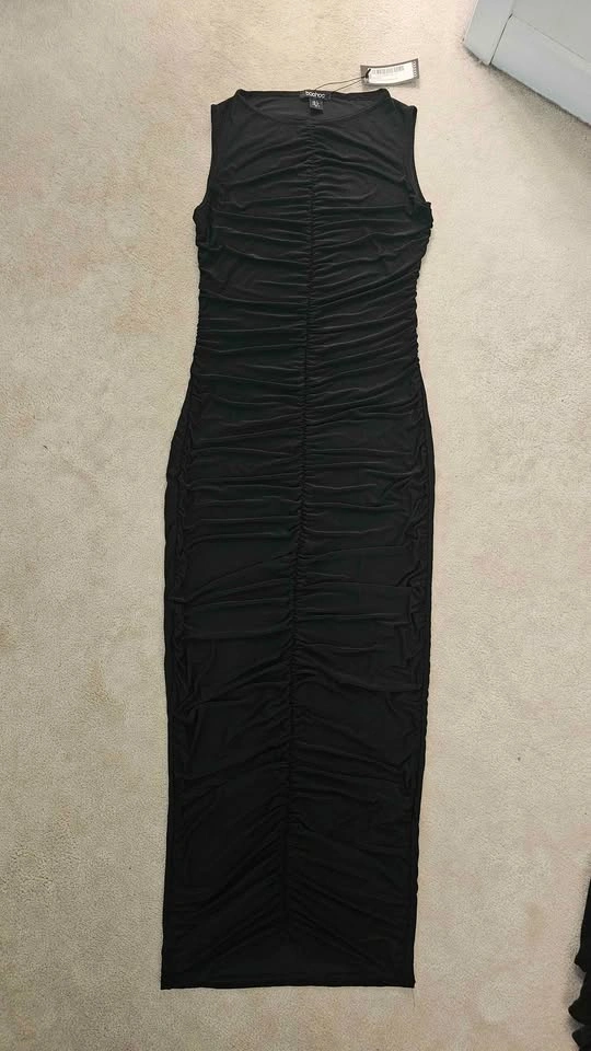 Boohoo Ruched Slinky Maxi Dress - photo 4
