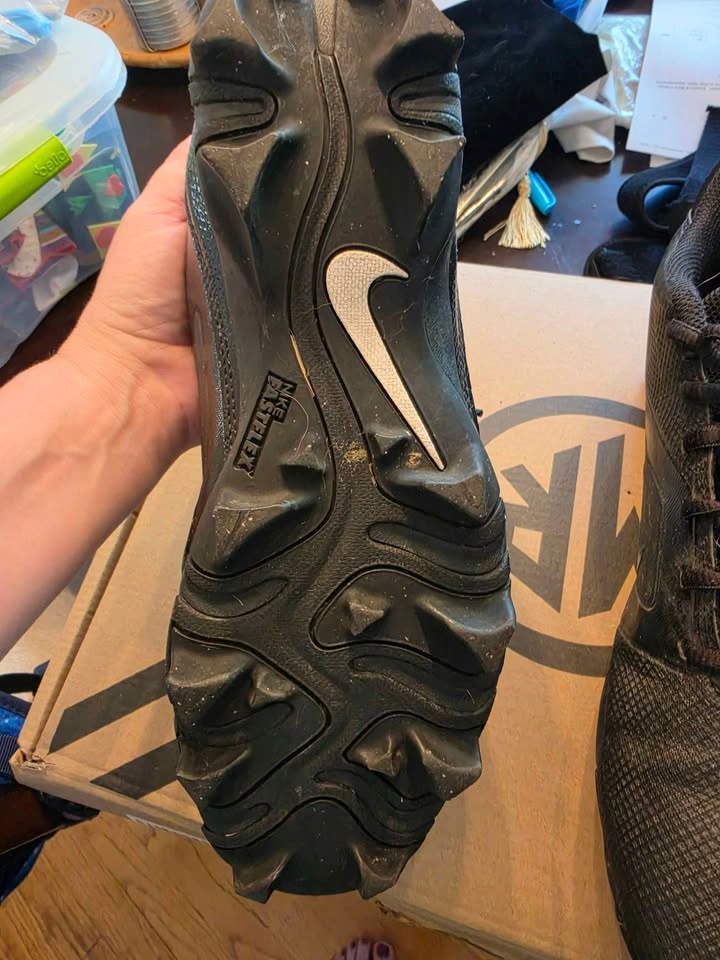 Men's Football Cleats - Size 9.5 - photo 3