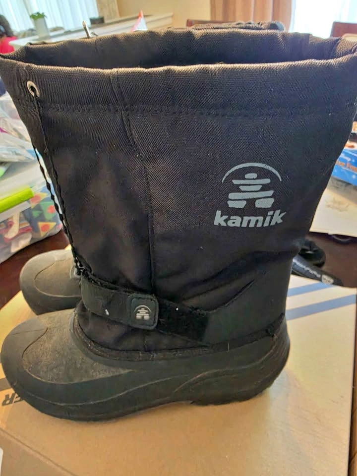 Men winter boots. Size 7