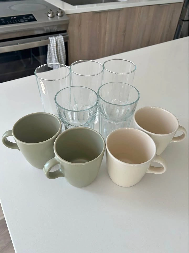 Set of 4 Mugs + 5 Glasses