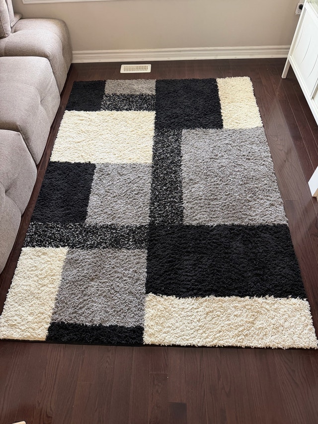 Geometric Black Area Rug