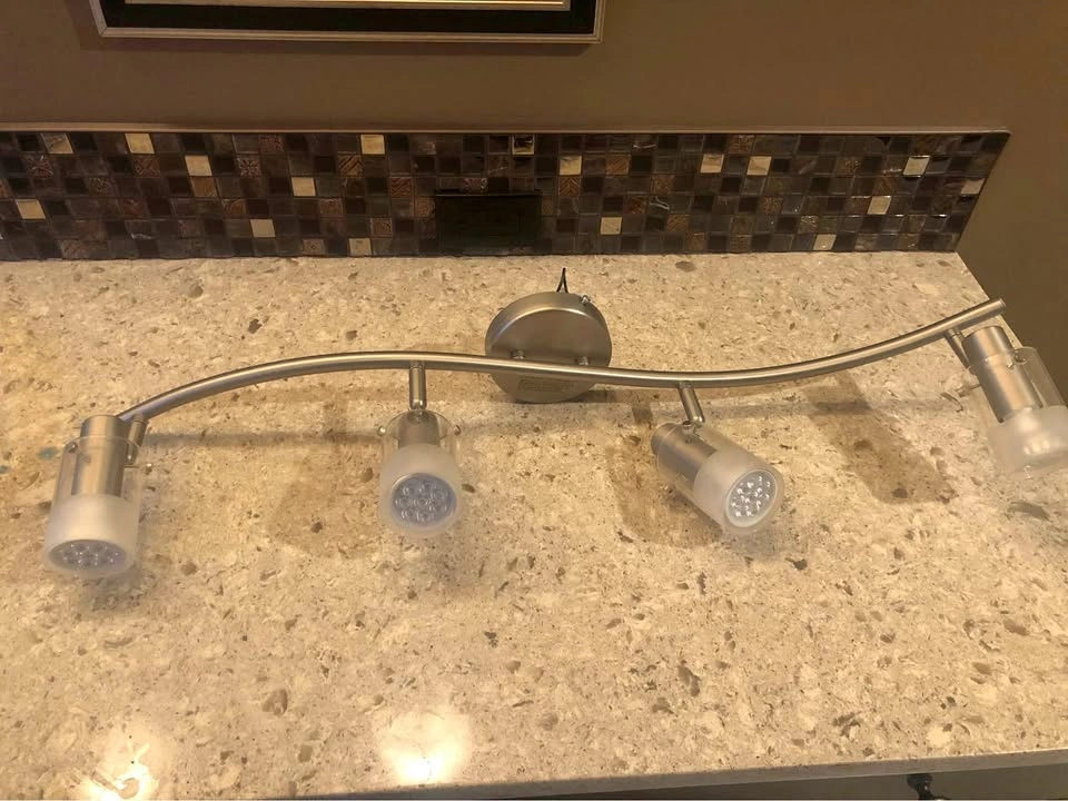 Light fixture