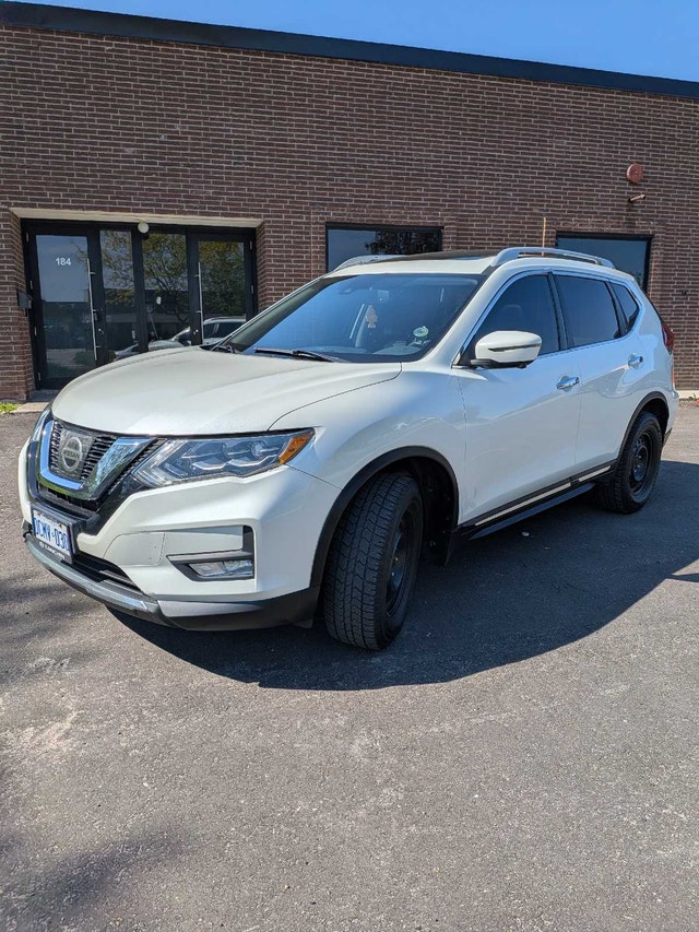 2017 Nissan Rogue SL Safety Certified Fully Serviced