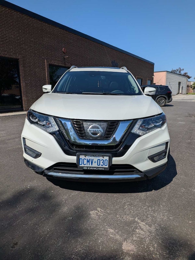 2017 Nissan Rogue SL Safety Certified Fully Serviced - photo 2