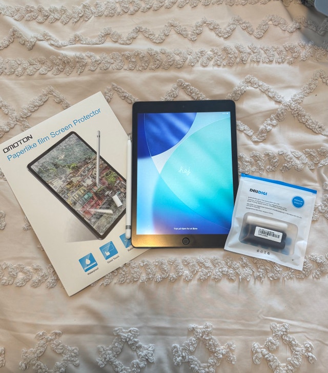 Apple iPad 9th Gen 56GB & Apple Pencil 1