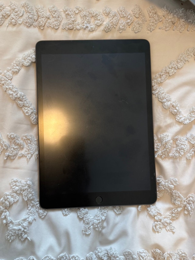 Apple iPad 9th Gen 56GB & Apple Pencil 1 - photo 2