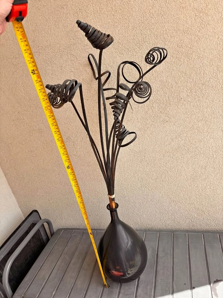 Decorative planter - black