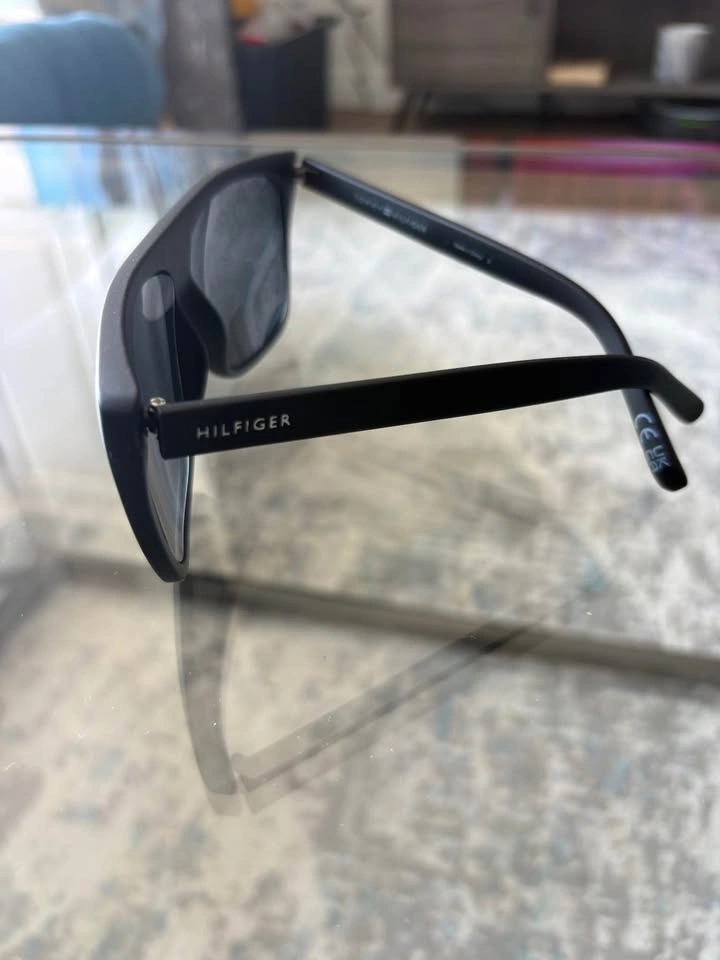 Tommy Hilfiger Black Sunglasses - photo 2