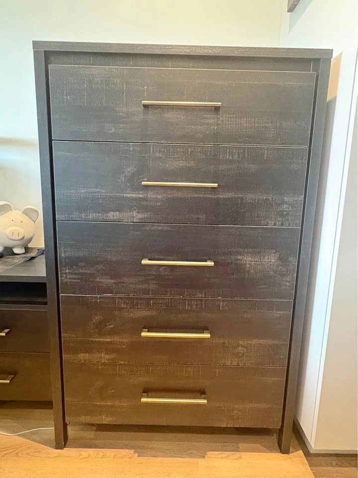 5-Drawer Dresser and Nightstand Set