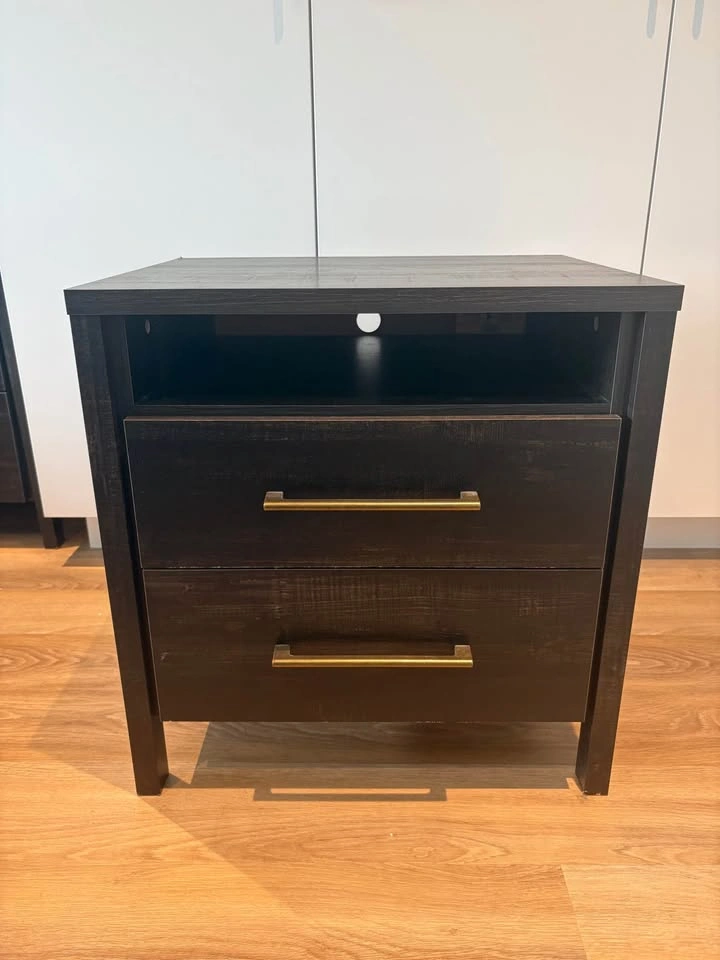 5-Drawer Dresser and Nightstand Set - photo 3