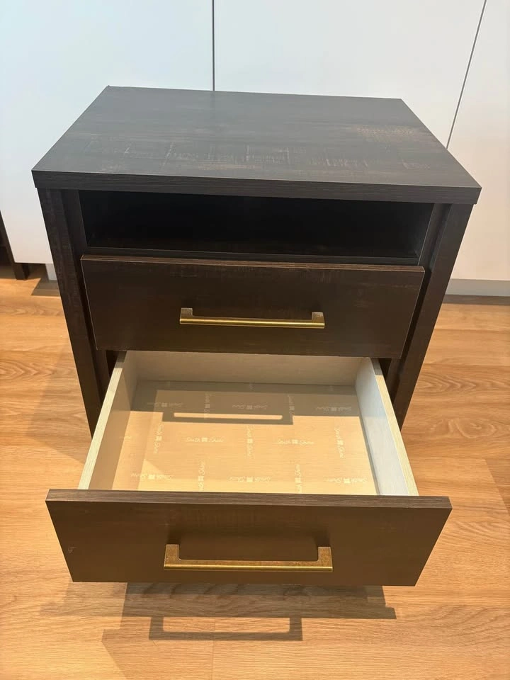 5-Drawer Dresser and Nightstand Set - photo 4