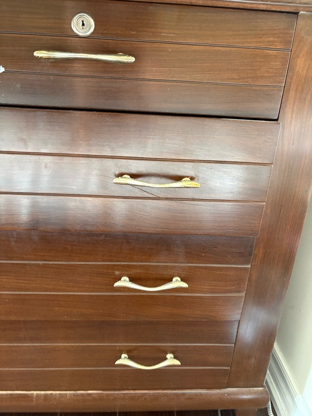 Chest of drawers made of Sheeham wood. - photo 2