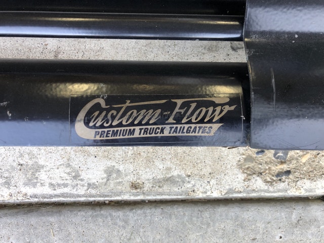 Custom Flow V-Tailgate - photo 2