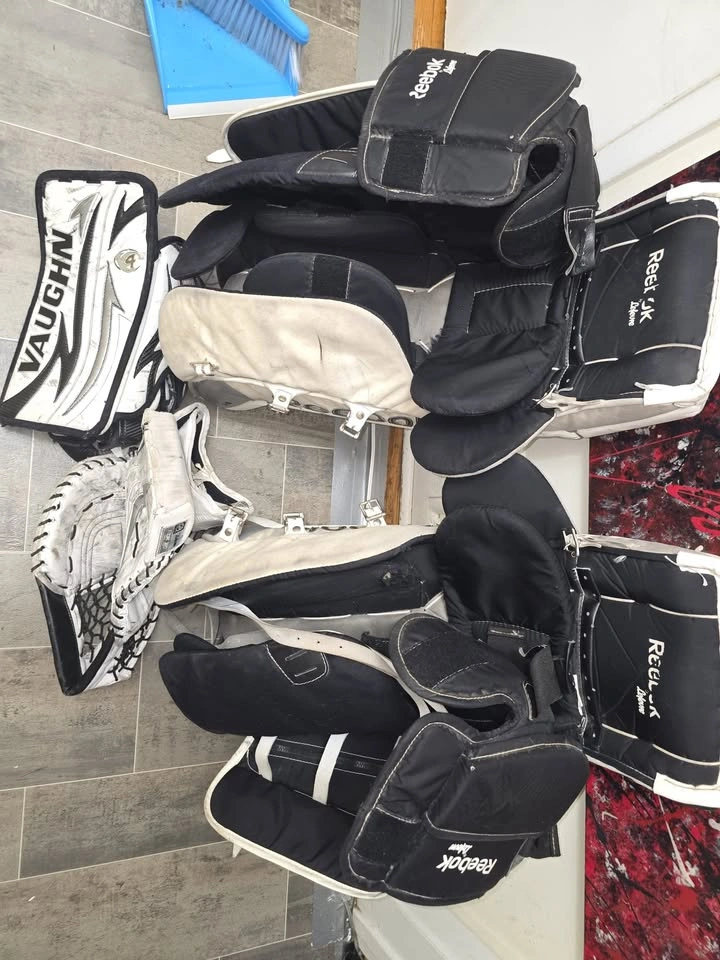 350$ Goalie Set Size 33+1 Reebok Revoke PZ - photo 4