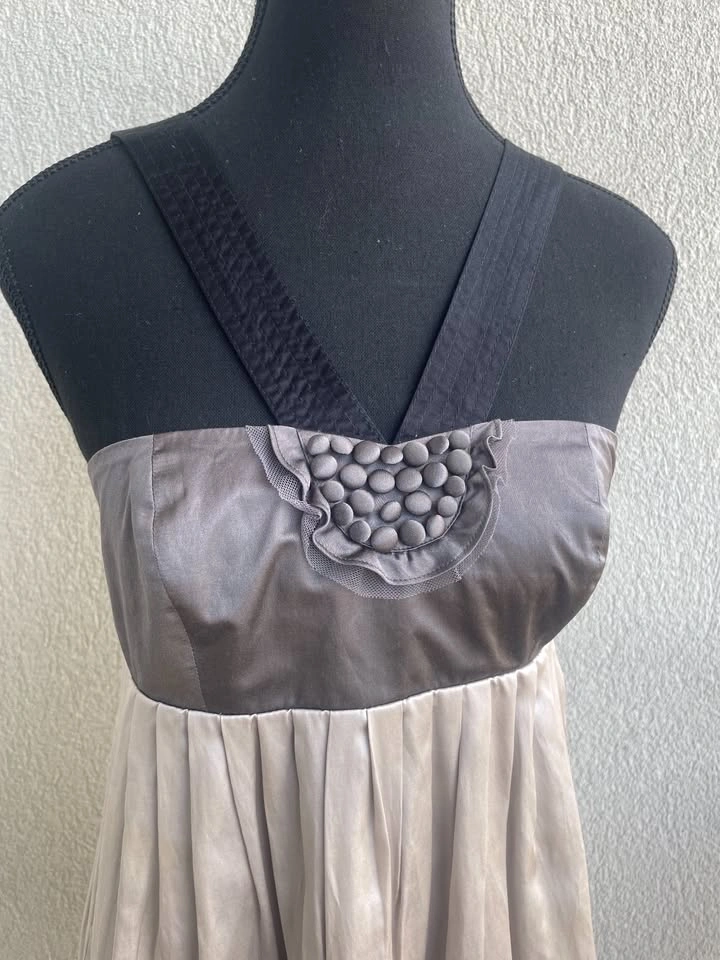Club Monaco Silk Blend Dress – Size 2 | Elegant Grey Pleated Dre - photo 2