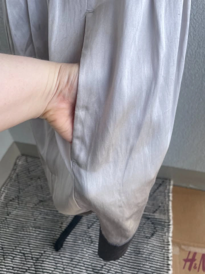 Club Monaco Silk Blend Dress – Size 2 | Elegant Grey Pleated Dre - photo 4
