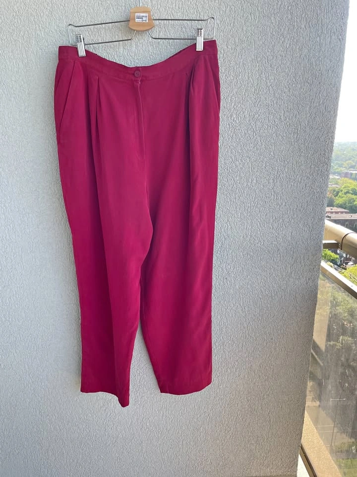 Size 16 100% Silk Pleated Tapered Pants