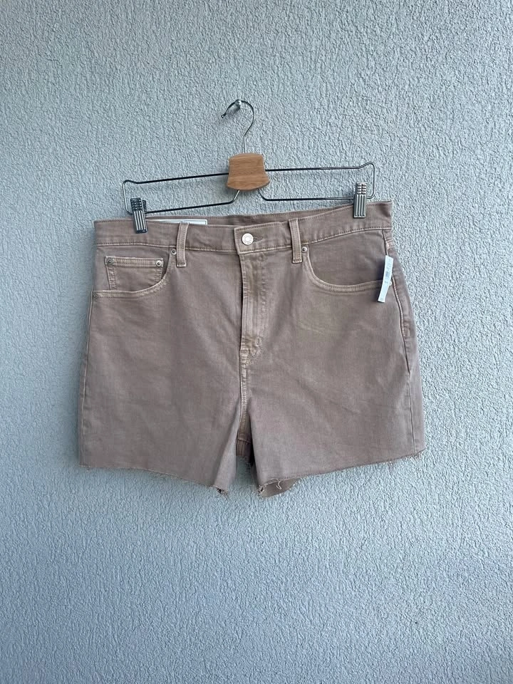 Size 31 GAP High Rise Beige Denim Shorts