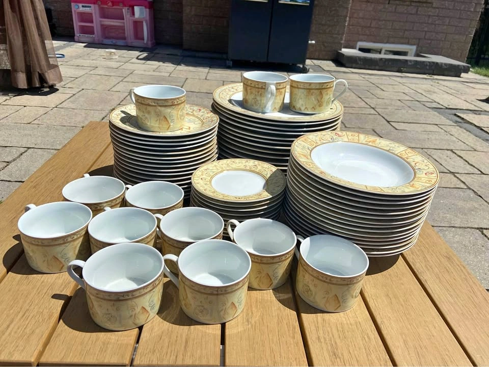 Fine China Dinnerware Set by TopChoice