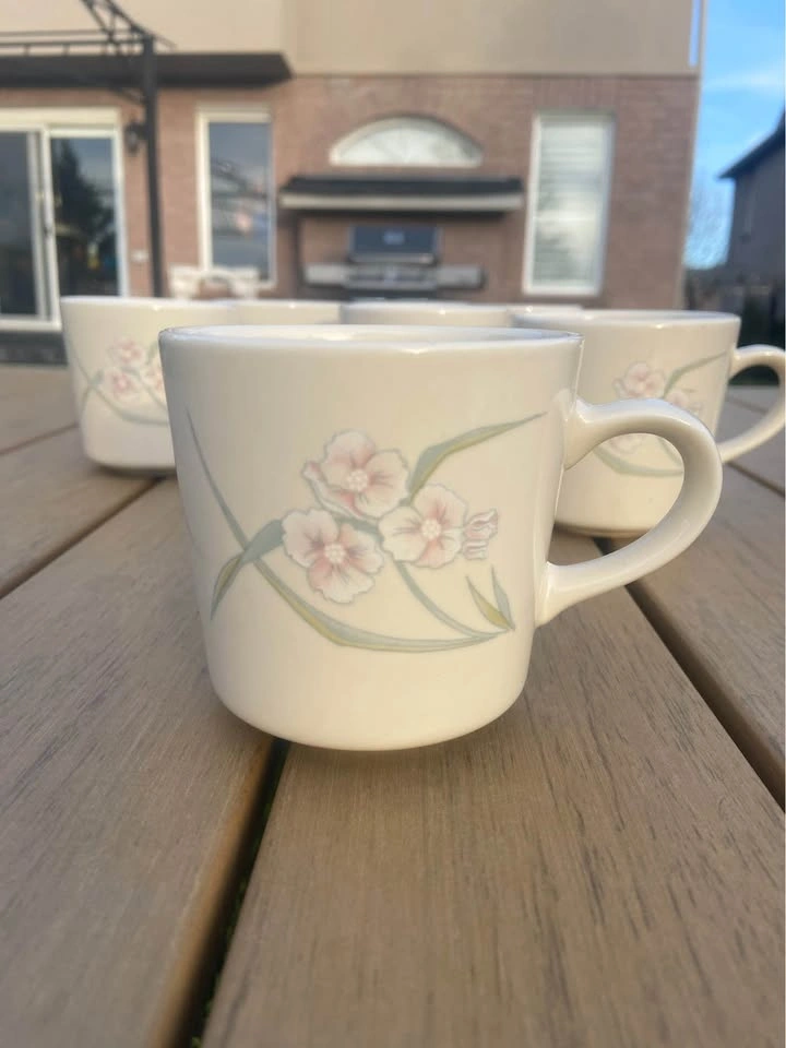 Corning Ware Cup and Saucer Set - photo 3